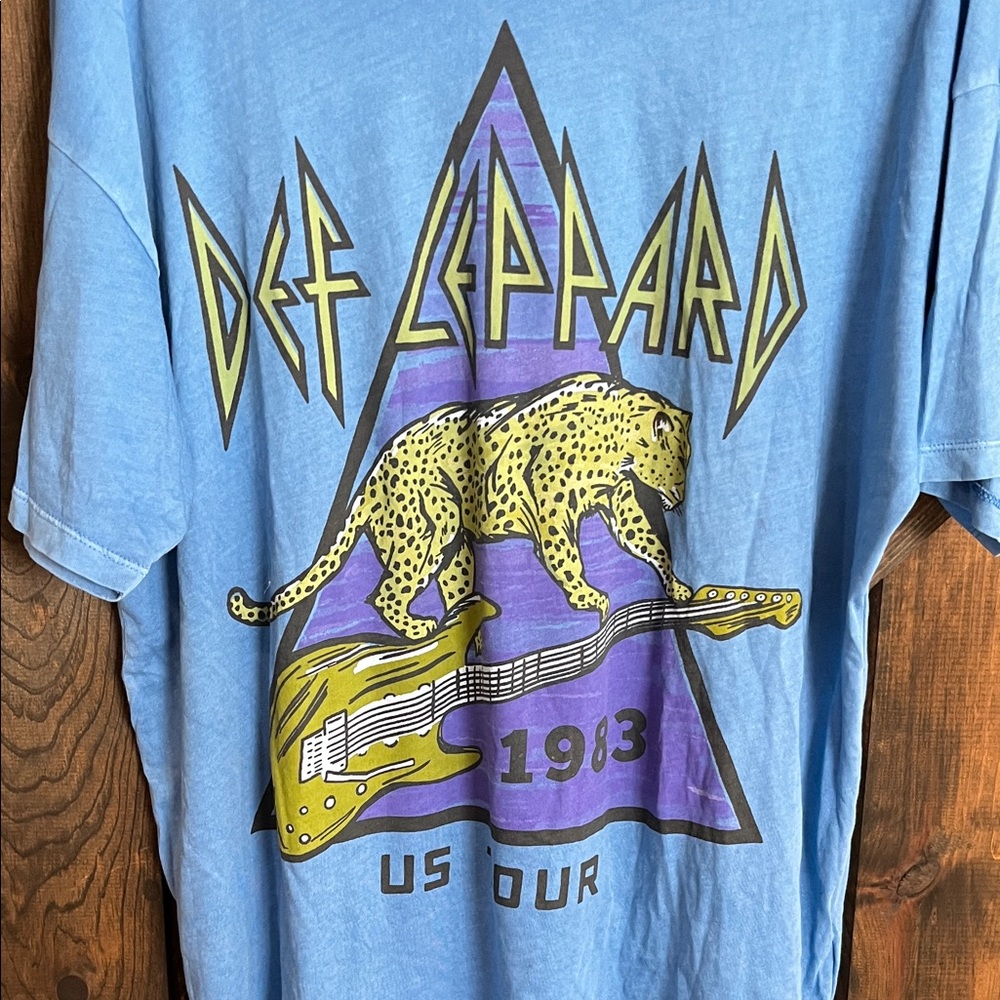 American Eagle Outfitters Blue Graphic Tee
